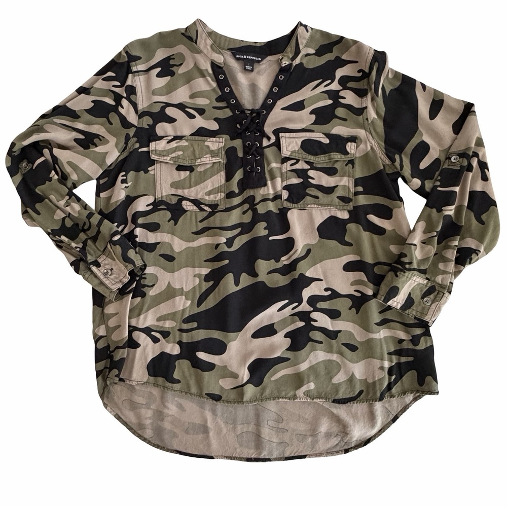 Rock &‎ Republic Camo Lace Up Pullover Top Large Long Sleeve Shirt Green Black
